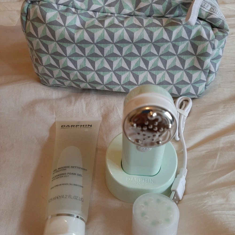 Darphin Cleansing Brush Set with Gift Bag